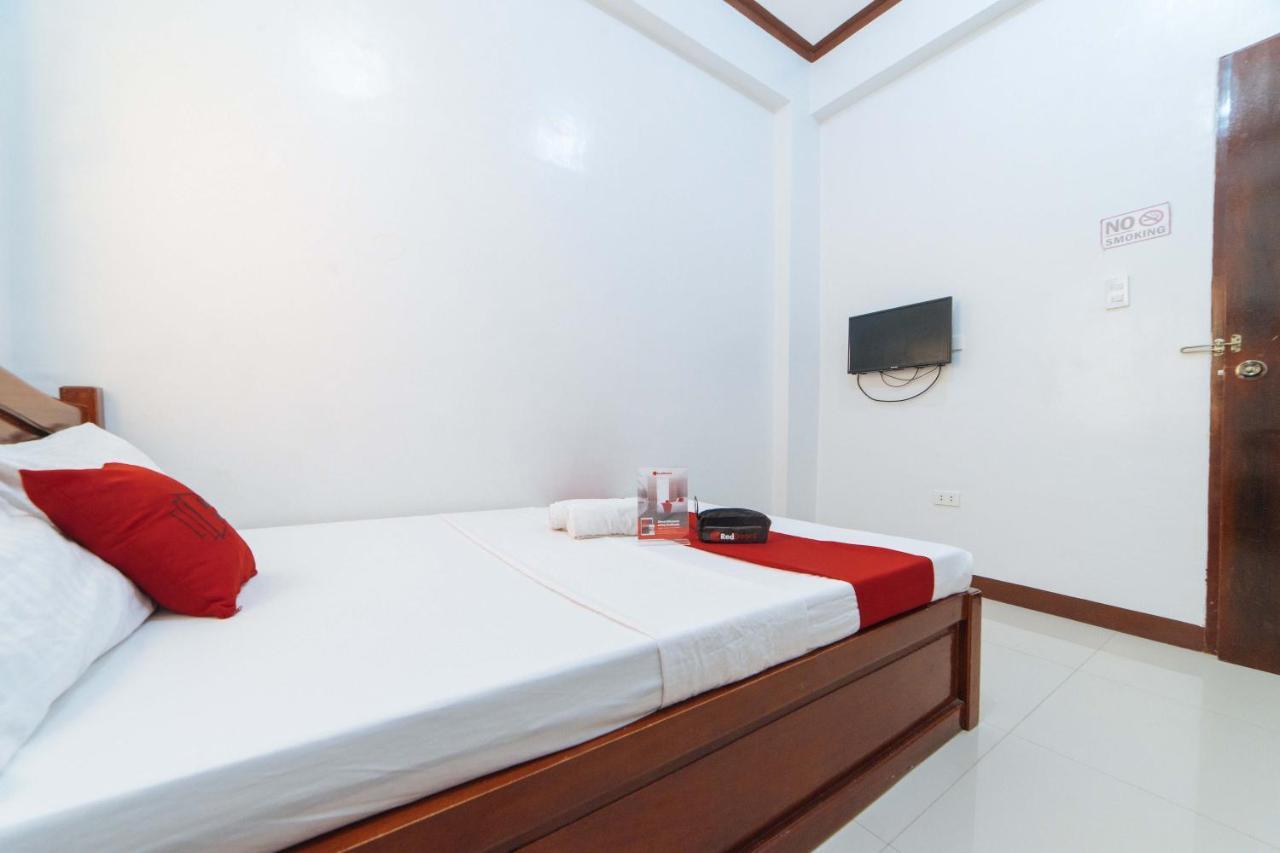 Reddoorz @ D Maagma Street Hotel Kalibo Exterior foto