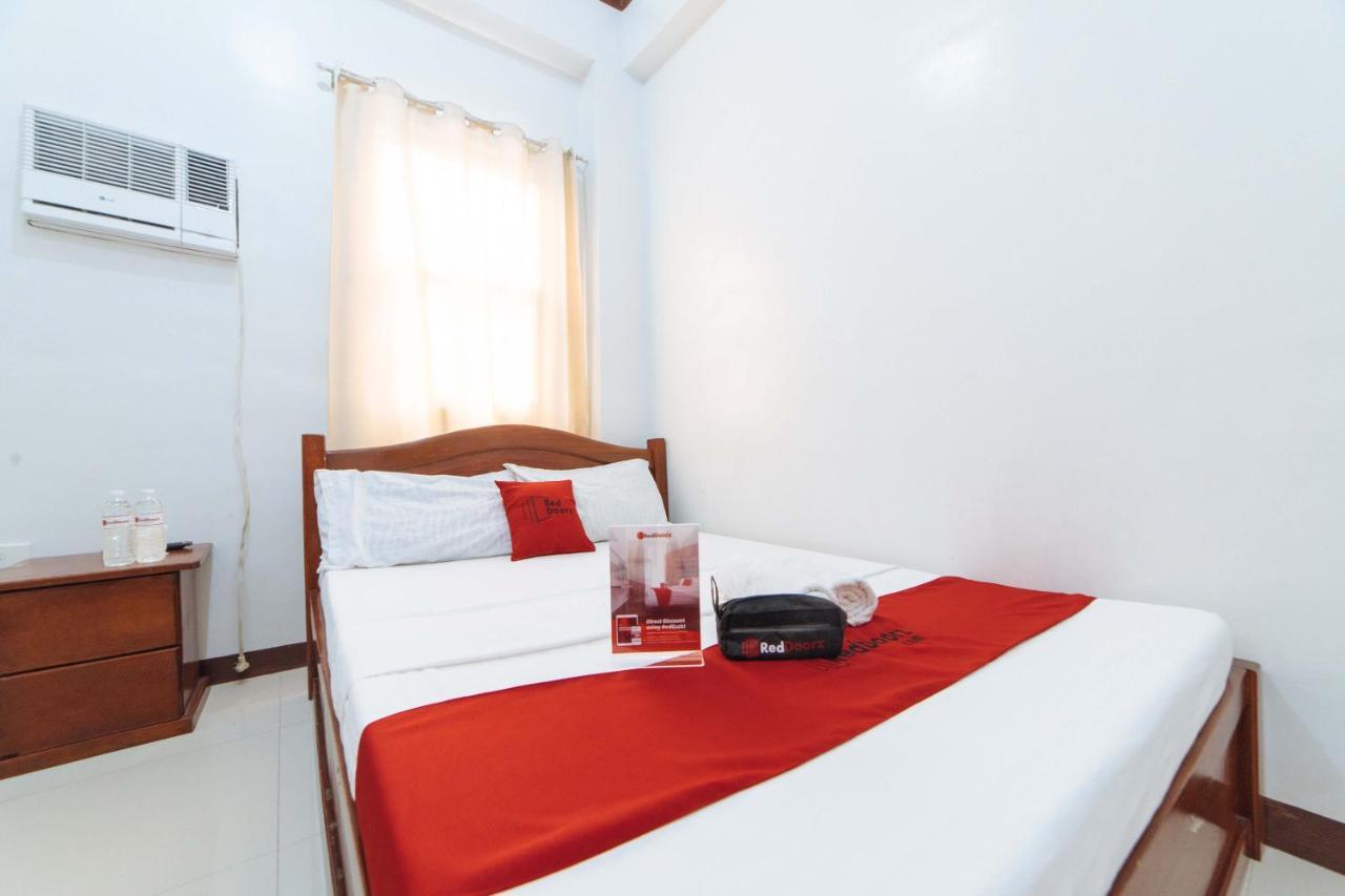Reddoorz @ D Maagma Street Hotel Kalibo Exterior foto